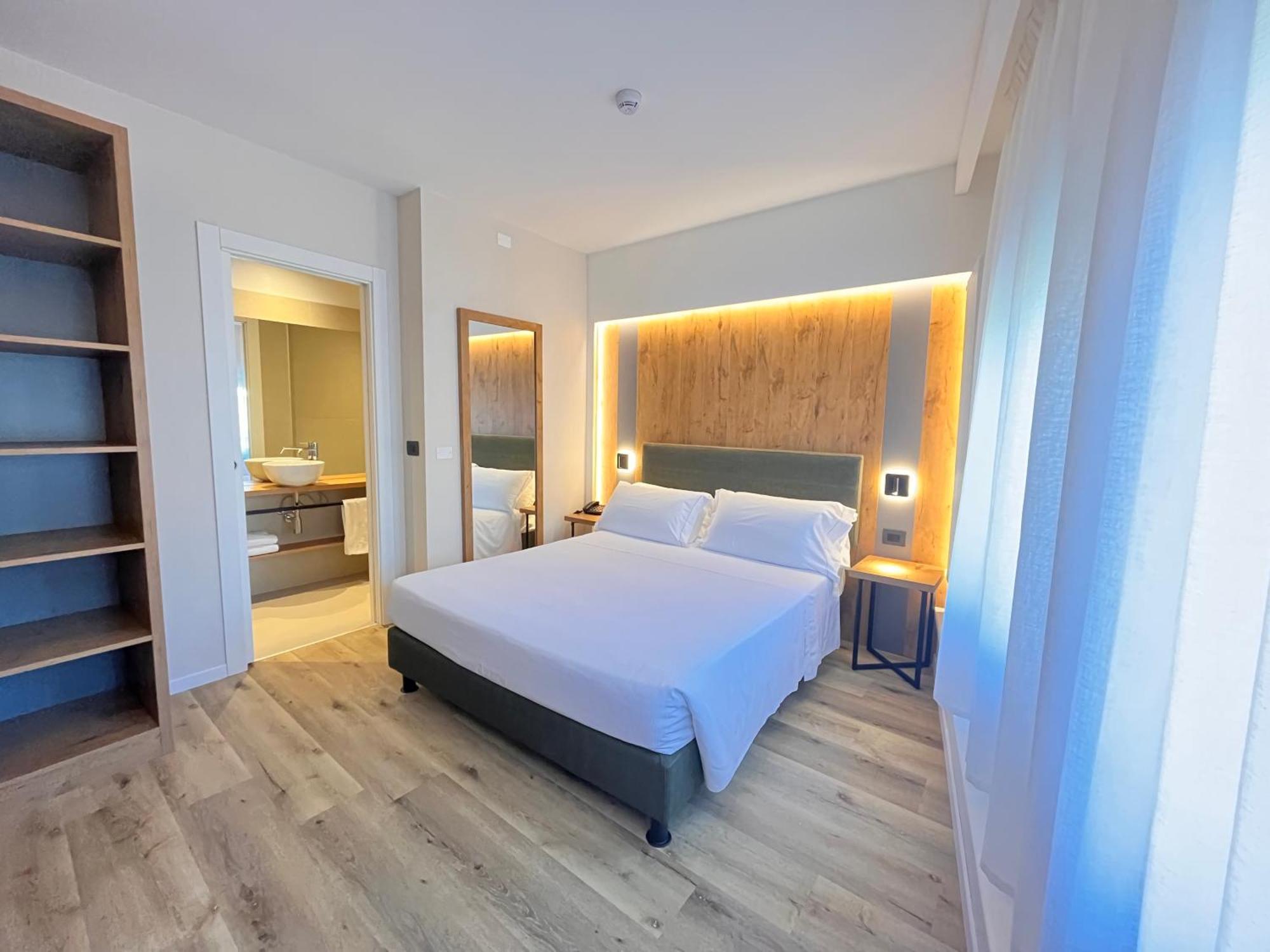 Hotel America